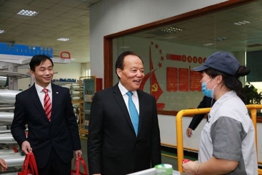 大年初一，张毓强总裁慰问坚守岗位员工